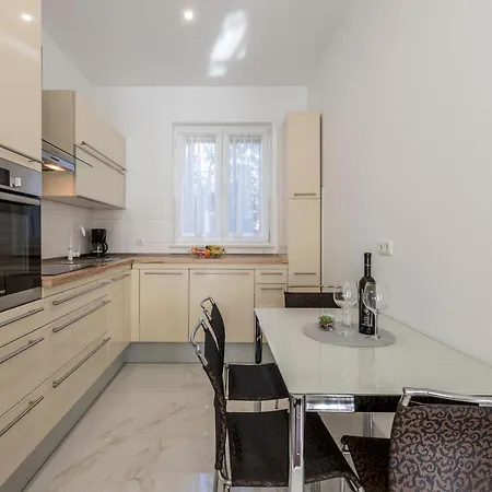 Apartment Villa Meri Very Central And Beautiful Apartment *