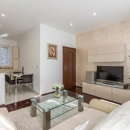 Villa Meri Very Central And Beautiful Apartment Split